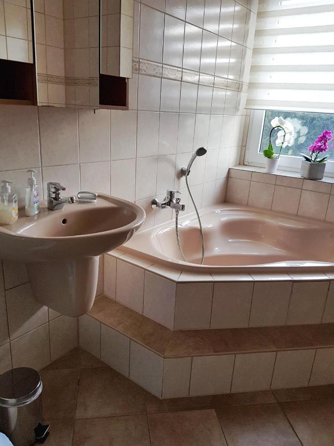 Ferienwohnung Am Viaduktweg Familie Roman Langenleuba-Niederhain Buitenkant foto