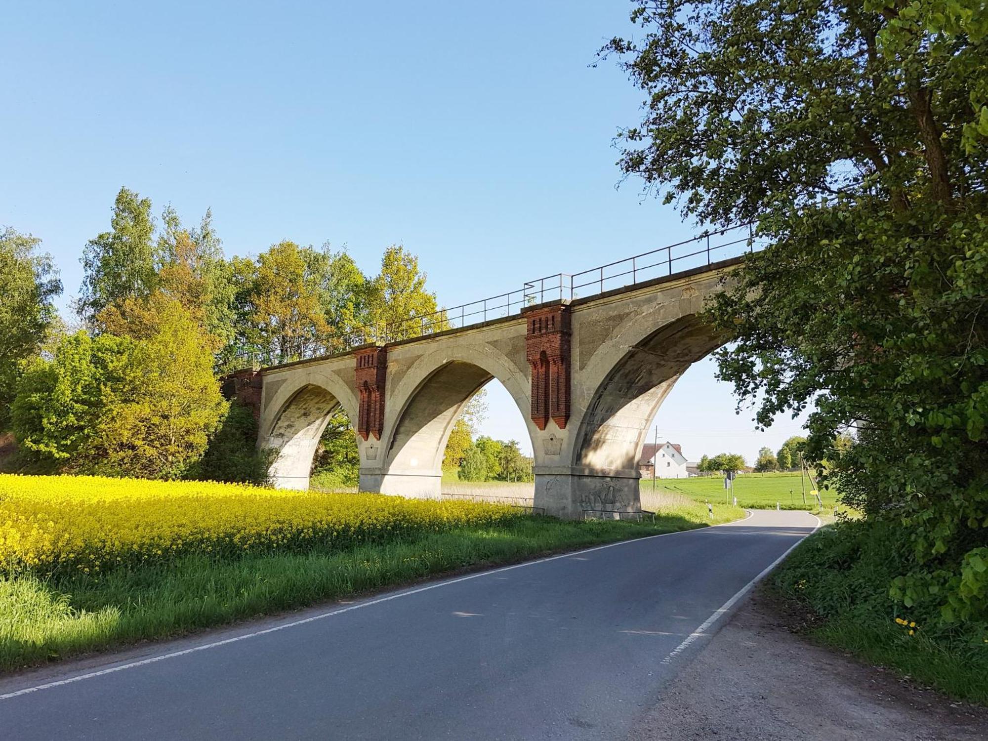 Ferienwohnung Am Viaduktweg Familie Roman Langenleuba-Niederhain Buitenkant foto
